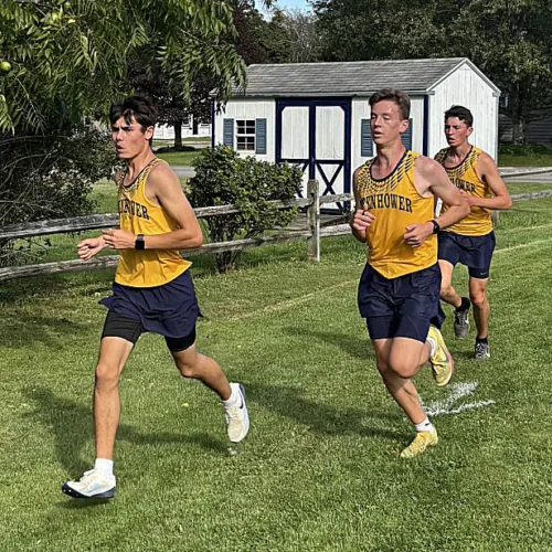 Eisenhower boys claim cross country win